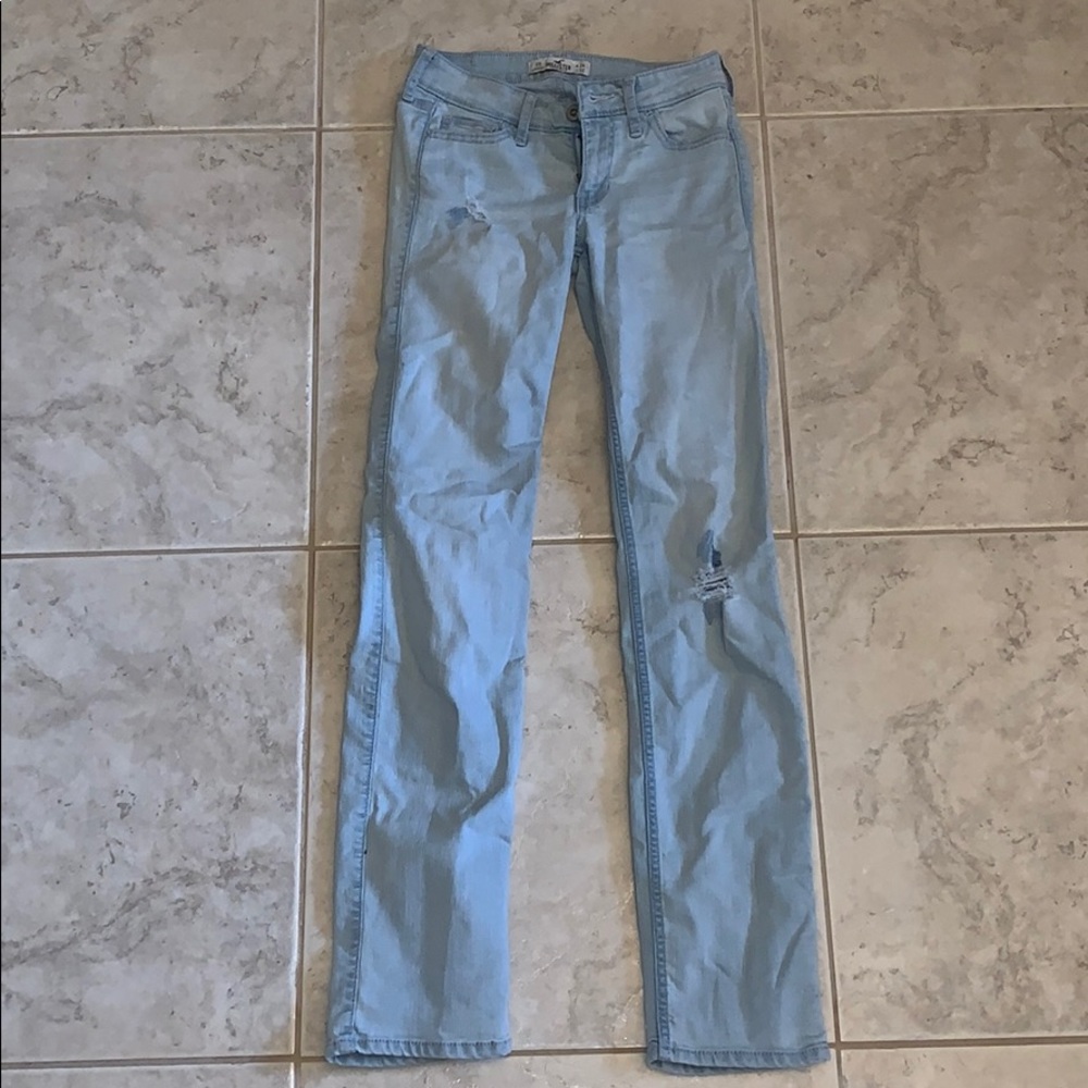 Hollister Ripped jeans/ 0R W24 L32
